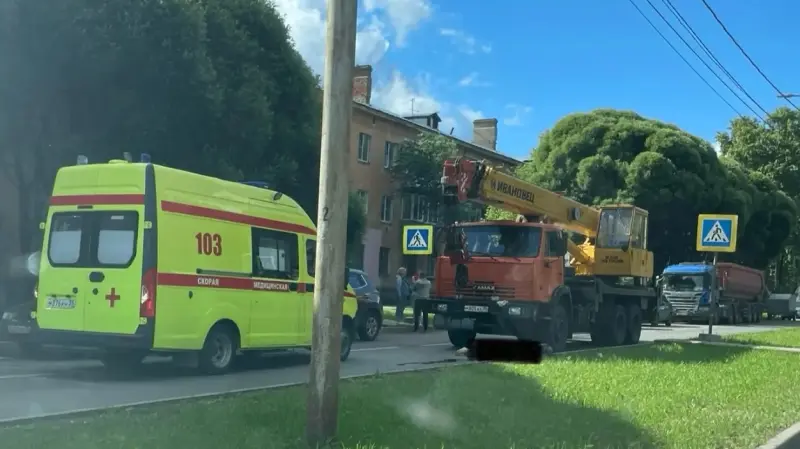 Пешеход погиб под колёсами грузовика