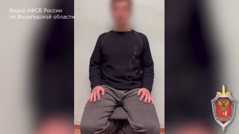 Вологжанин поджёг полицейские машины