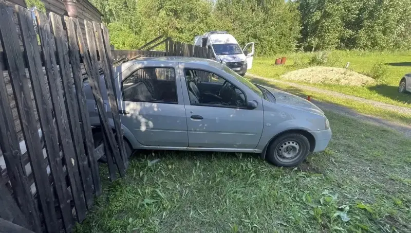 Пьяный водитель въехал в жилой вагончик