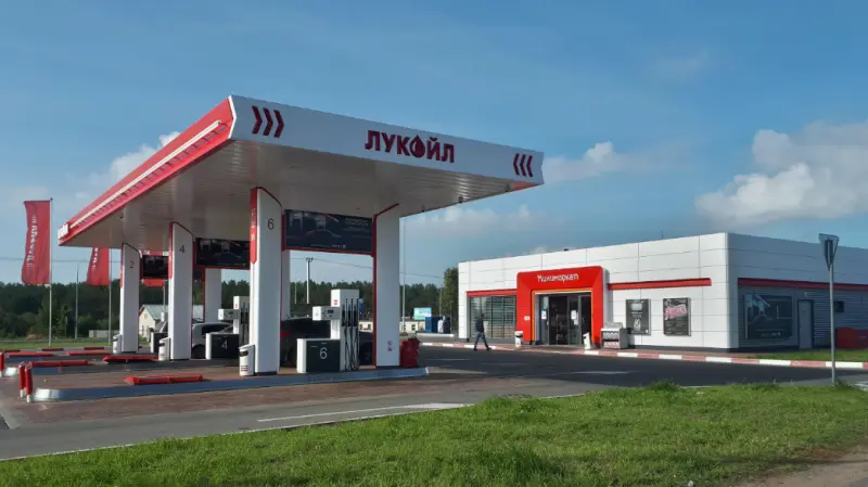 Губернатор заявил об отсутствии дефицита бензина